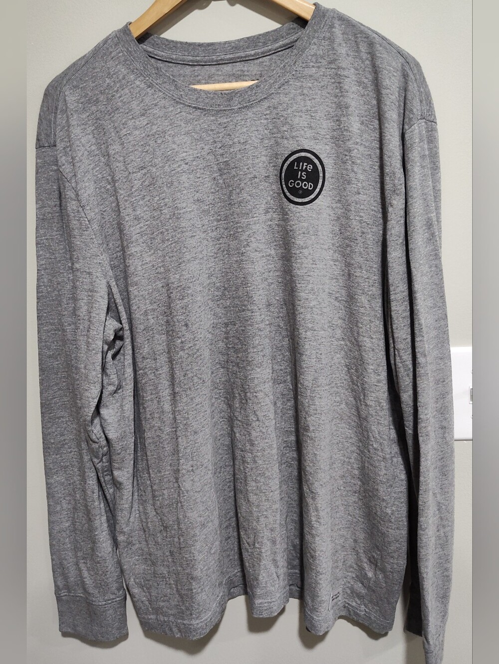 Life is Good Crusher Men's XL Gray Long Sleeve Crew Neck Graphic T-Shirt, Wander